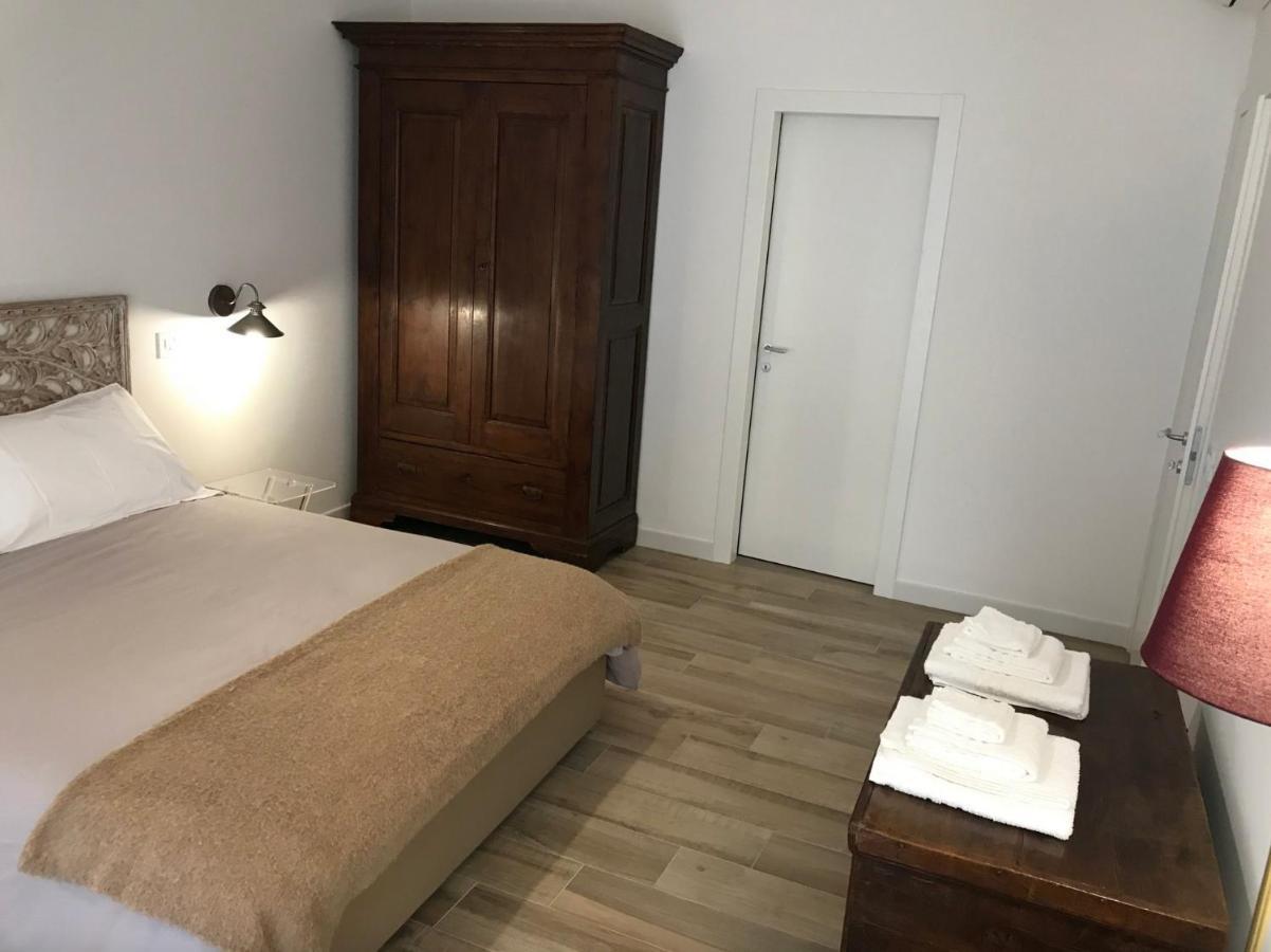 Bellhome 1 - Elegante Appartamento Nel Centro Di Bari Ngoại thất bức ảnh