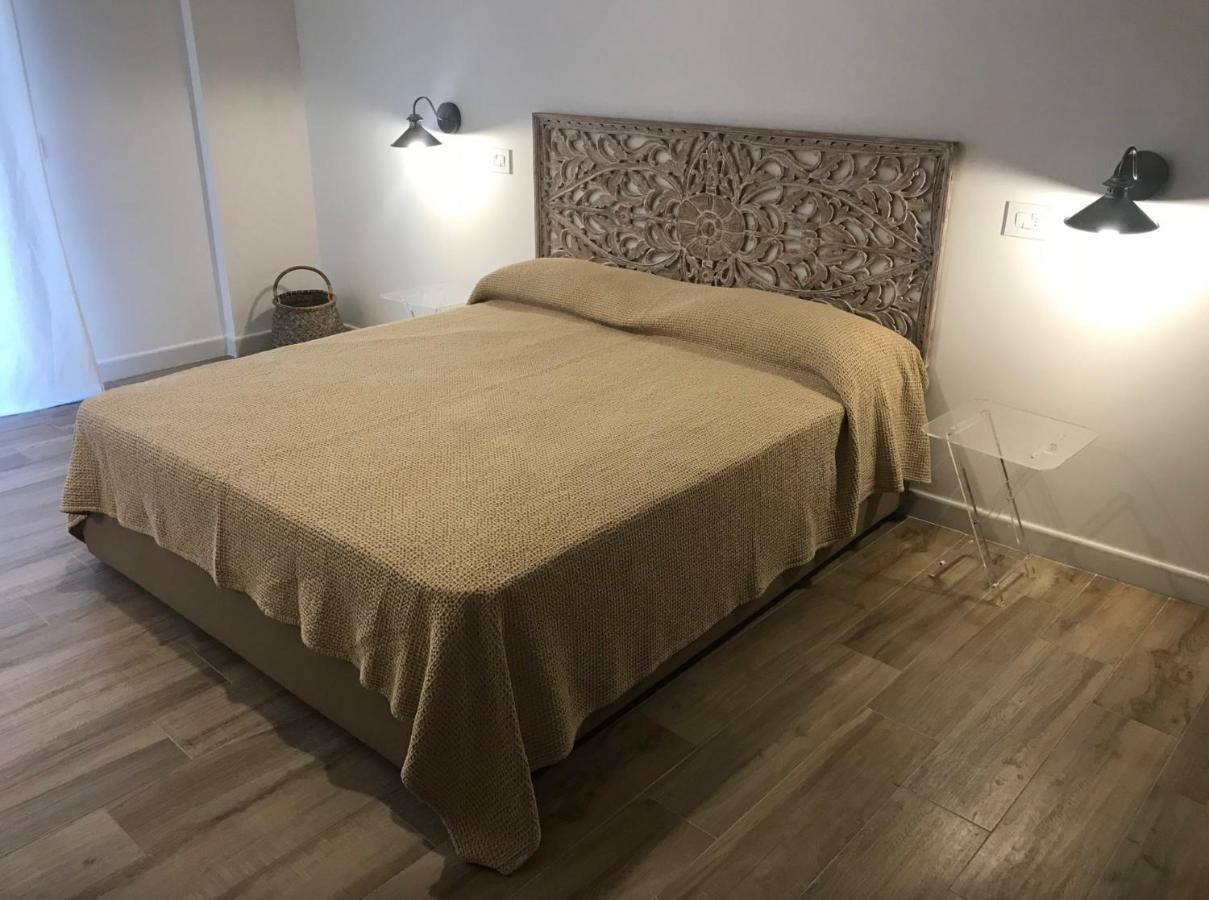 Bellhome 1 - Elegante Appartamento Nel Centro Di Bari Ngoại thất bức ảnh