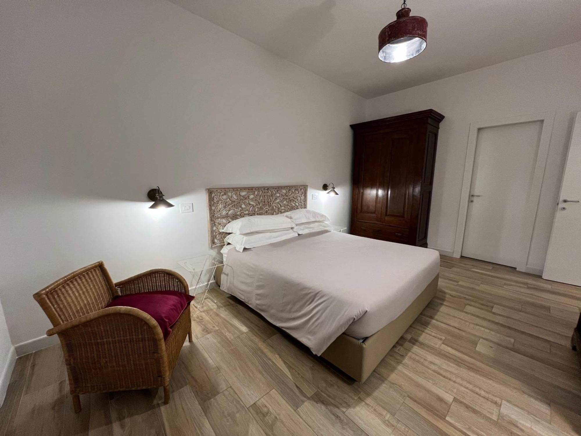 Bellhome 1 - Elegante Appartamento Nel Centro Di Bari Ngoại thất bức ảnh